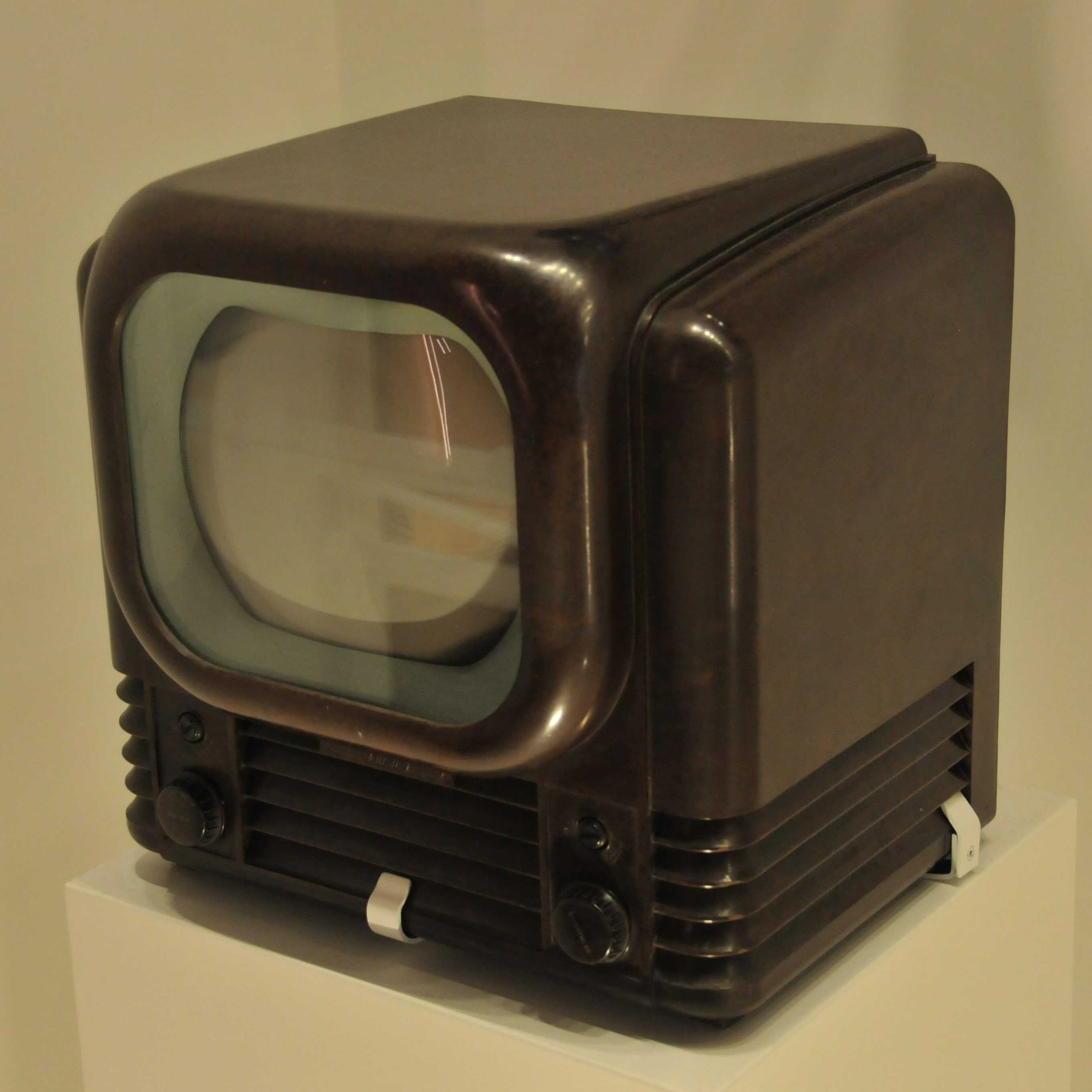 Photo d'une ancienne télévision au Design Museum